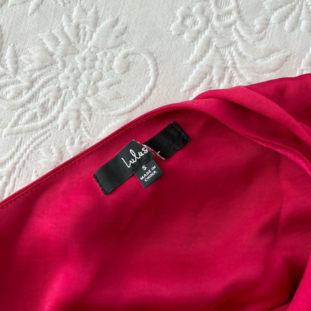 NWOT Lulus Mesmerizing Aura Red Satin One-Shoulder Tulip Maxi Dress Small - Picture 4 of 7